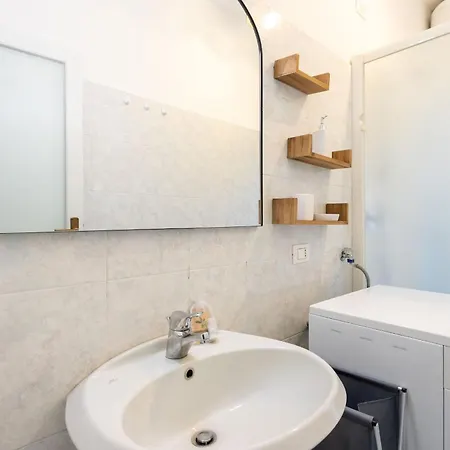 Tolstoj Apartment Mailand
